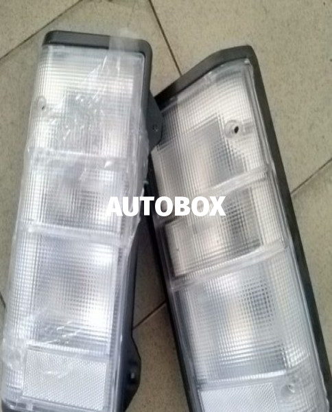 NISSAN Caravan white tail lamp
